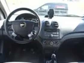 Chevrolet Aveo (2010) thumbnail 11