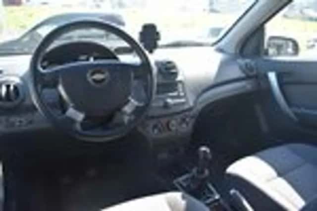 Chevrolet Aveo (2010) thumbnail 12