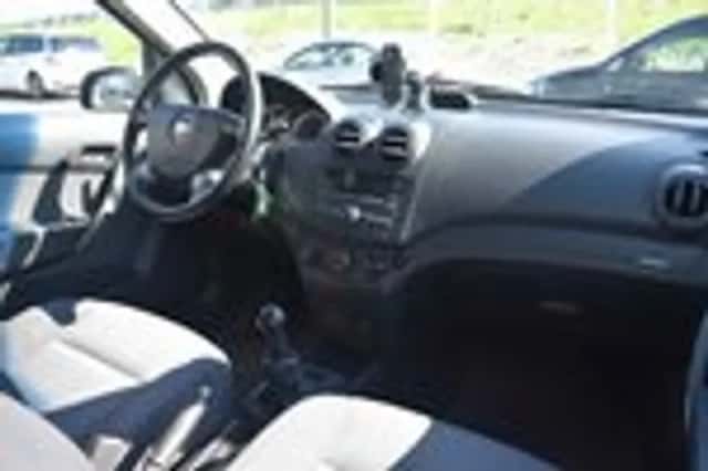 Chevrolet Aveo (2010) thumbnail 16
