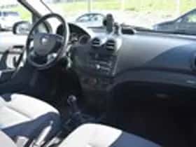 Chevrolet Aveo (2010) thumbnail 16