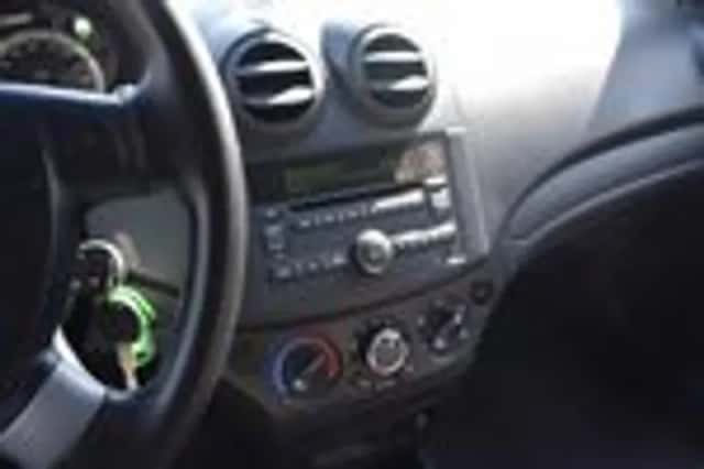 Chevrolet Aveo (2010) thumbnail 22