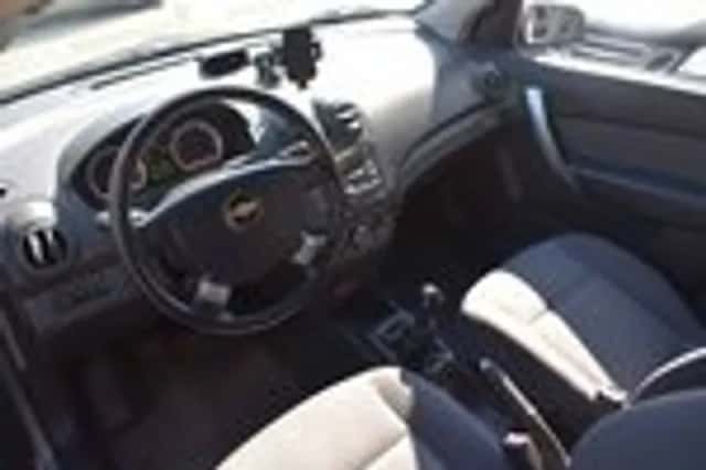 Chevrolet Aveo (2010) thumbnail 4