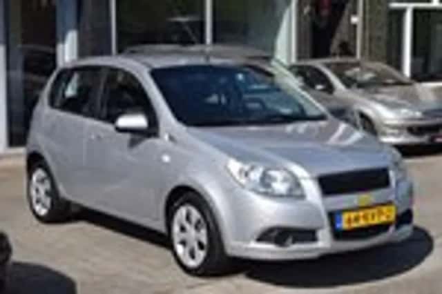 Chevrolet Aveo (2010) thumbnail 5