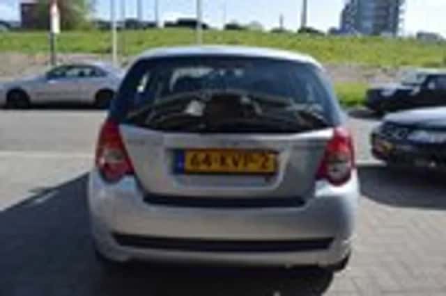 Chevrolet Aveo (2010) thumbnail 8
