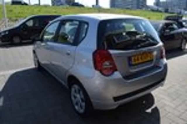 Chevrolet Aveo (2010) thumbnail 9