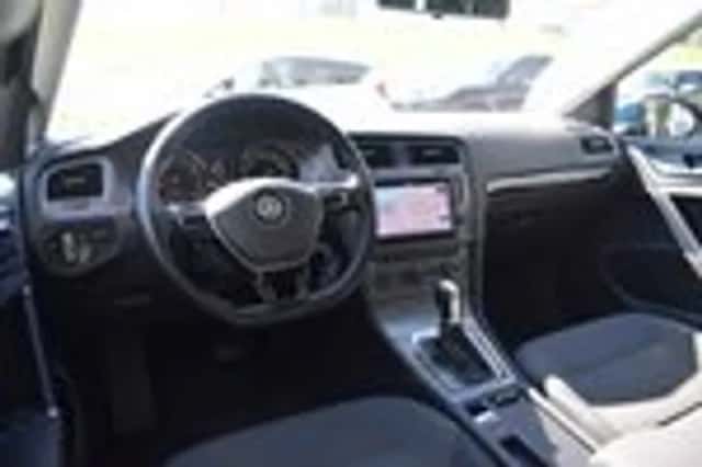 Volkswagen Golf (2013) thumbnail 12