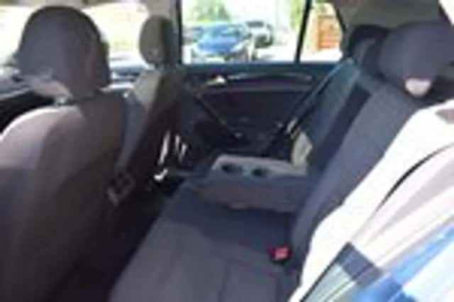 Volkswagen Golf (2013) thumbnail 15