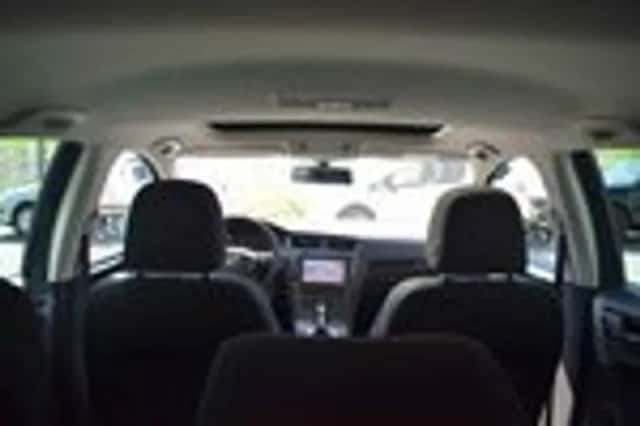Volkswagen Golf (2013) thumbnail 16