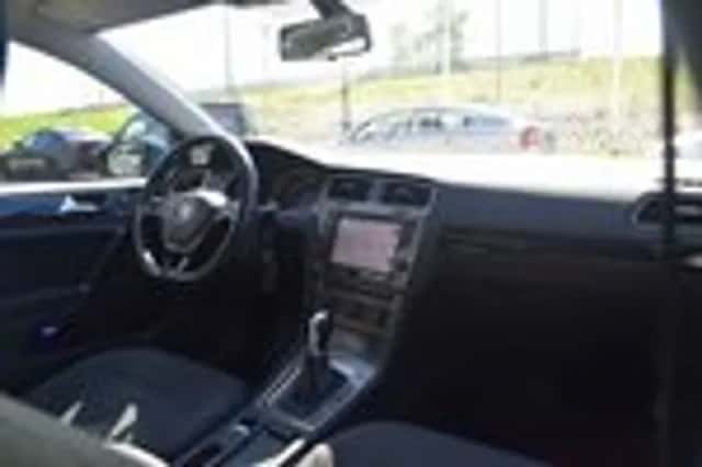 Volkswagen Golf (2013) thumbnail 19