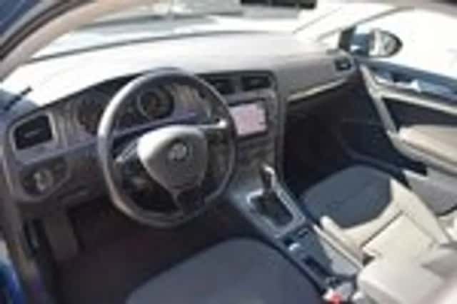Volkswagen Golf (2013) thumbnail 4