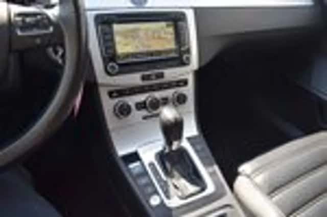 Volkswagen Passat (2012) thumbnail 26