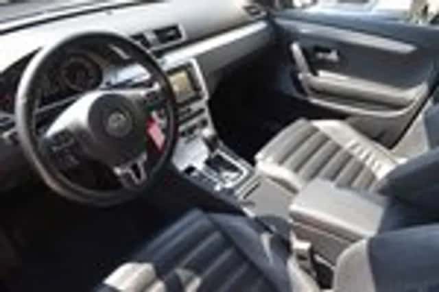 Volkswagen Passat (2012) thumbnail 4
