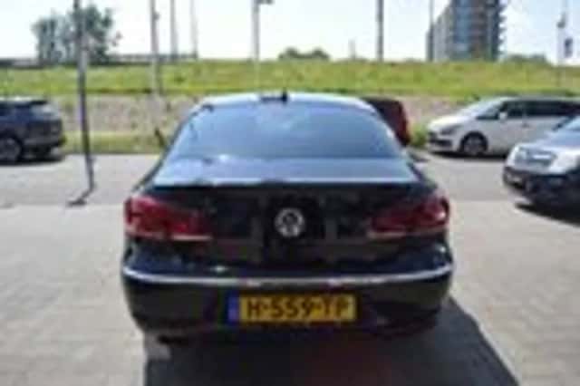 Volkswagen Passat (2012) thumbnail 9