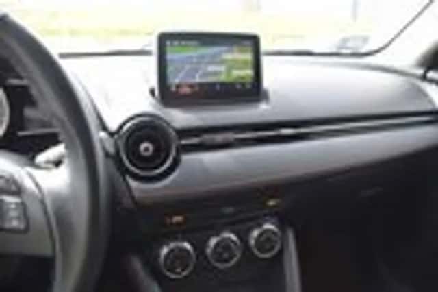 Mazda 2 (2016) thumbnail 23