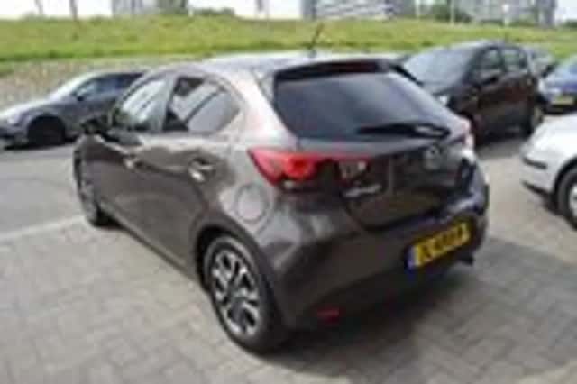 Mazda 2 (2016) thumbnail 10