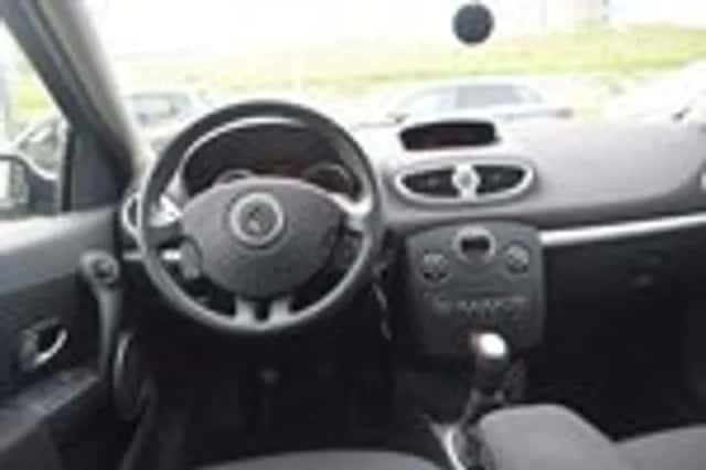 Renault Clio (2009) thumbnail 14