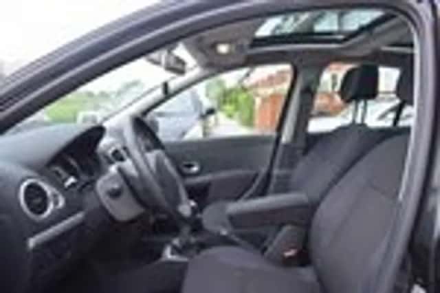 Renault Clio (2009) thumbnail 16