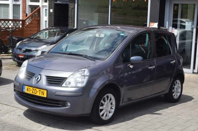 Renault Modus (2008) thumbnail 2