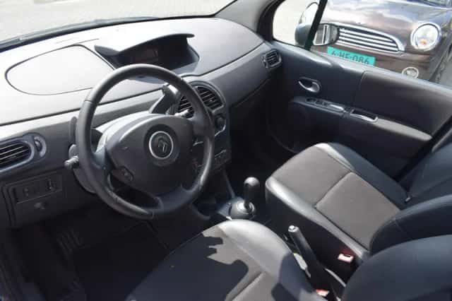 Renault Modus (2008) thumbnail 4