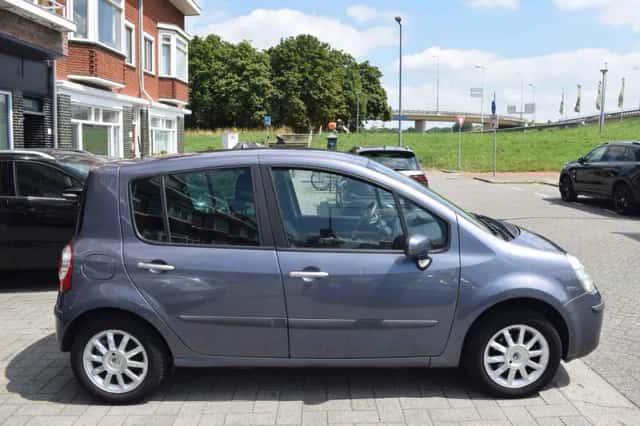 Renault Modus (2008) thumbnail 6