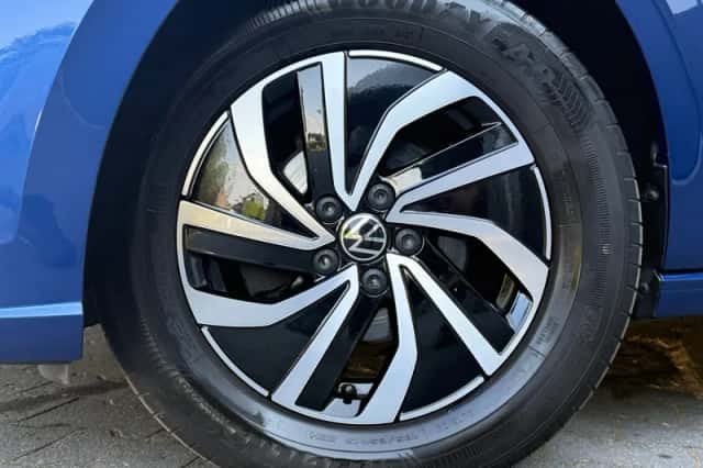 Volkswagen Polo (2022) thumbnail 2