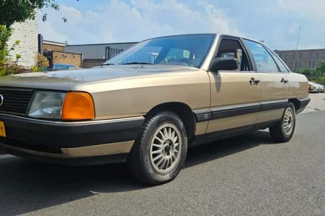Audi 100 (1985) thumbnail 1