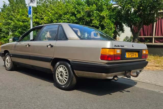 Audi 100 (1985) thumbnail 3