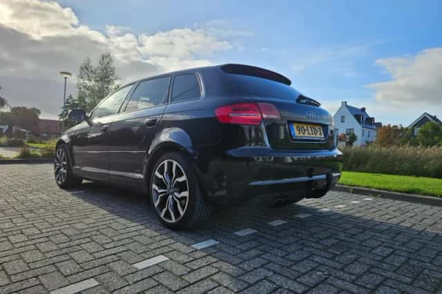 Audi A3 (2010) thumbnail 3