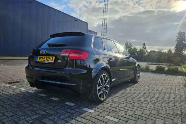 Audi A3 (2010) thumbnail 5