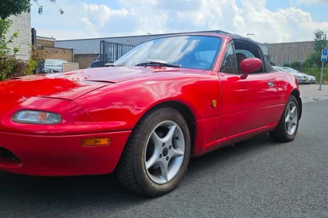 Mazda MX-5 (1994) thumbnail 1
