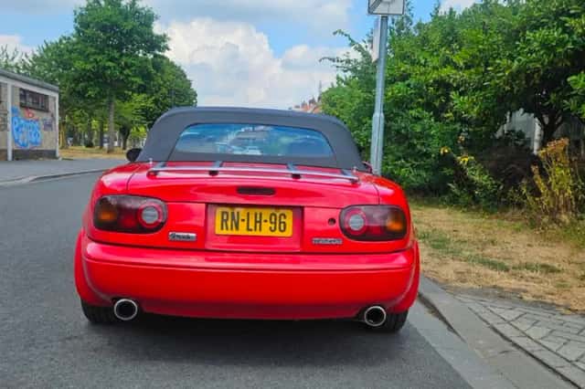 Mazda MX-5 (1994) thumbnail 4