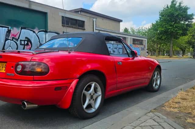 Mazda MX-5 (1994) thumbnail 5