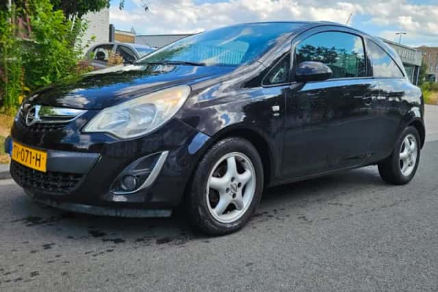 Opel Corsa (2011) thumbnail 1