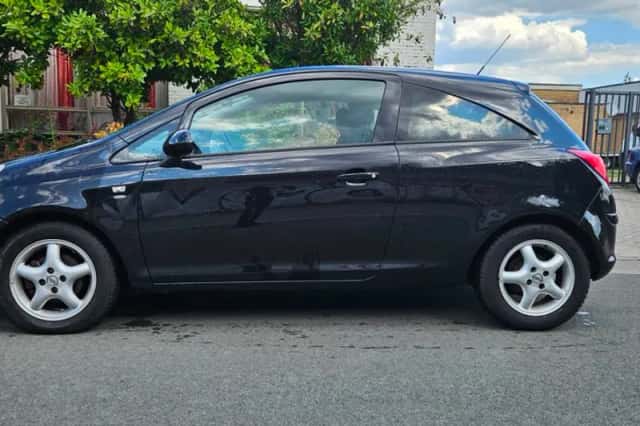Opel Corsa (2011) thumbnail 2