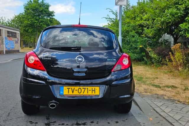 Opel Corsa (2011) thumbnail 4