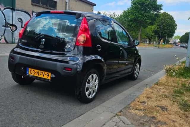 Peugeot 107 (2010) thumbnail 4