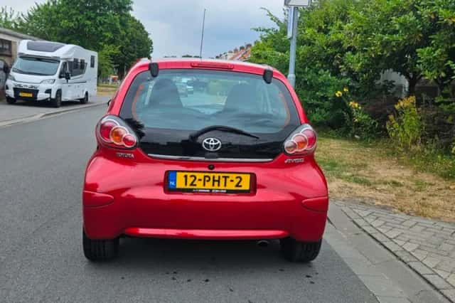 Toyota Aygo (2011) thumbnail 4