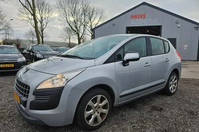 Peugeot 3008 (2012) thumbnail 1