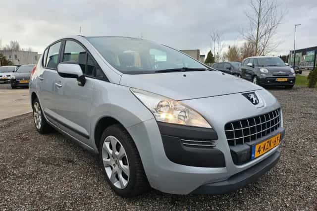 Peugeot 3008 (2012) thumbnail 4