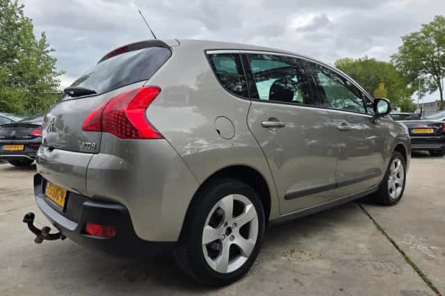Peugeot 3008 (2009) thumbnail 6