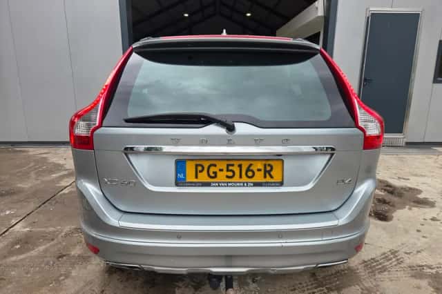 Volvo XC60 (2017) thumbnail 6
