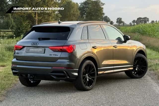 Audi Q3 (2022) thumbnail 2