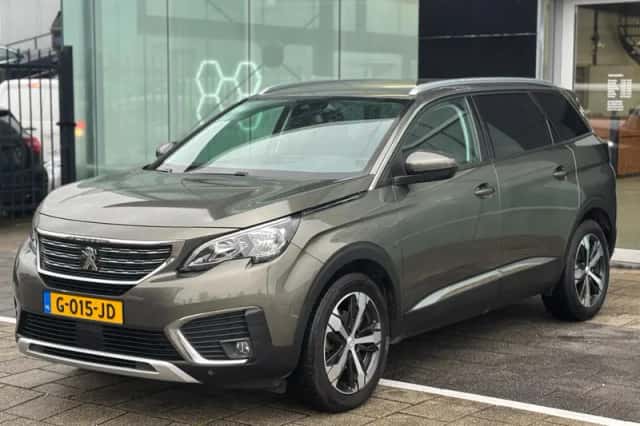 Peugeot 5008 (2018) thumbnail 3