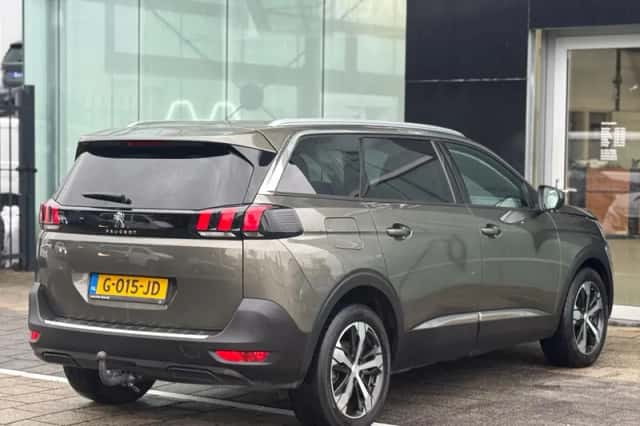 Peugeot 5008 (2018) thumbnail 4