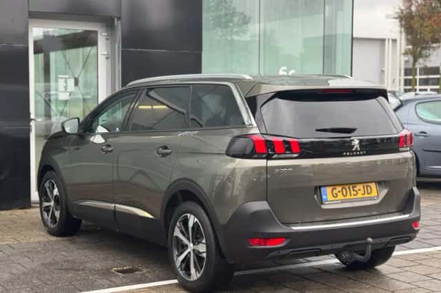 Peugeot 5008 (2018) thumbnail 6