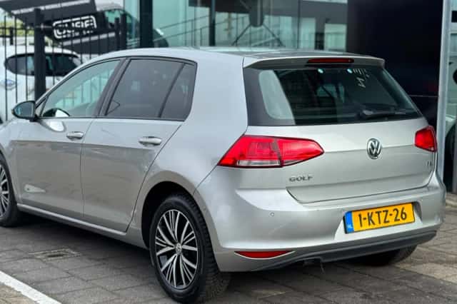Volkswagen Golf (2012) thumbnail 5