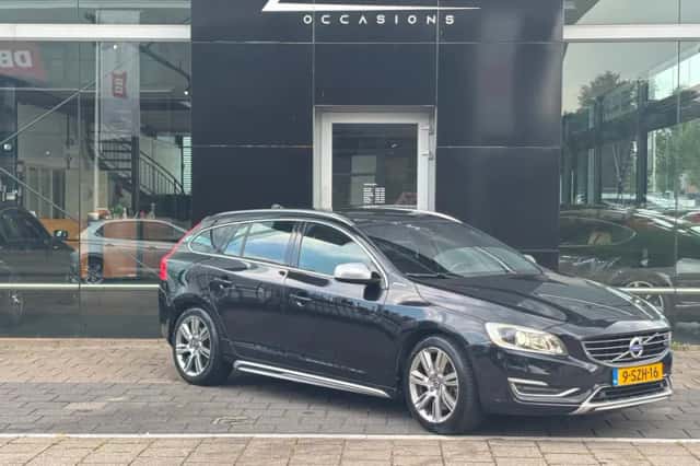 Volvo V60 (2013) thumbnail 2