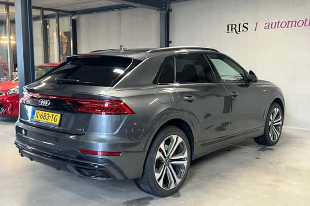 Audi Q8 (2021) thumbnail 2