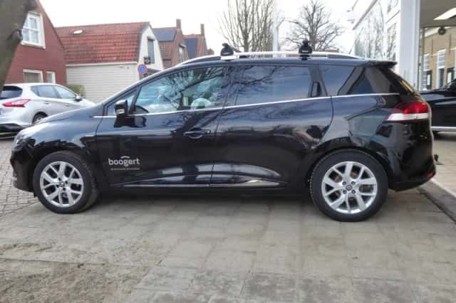 Renault Clio (2018) thumbnail 3