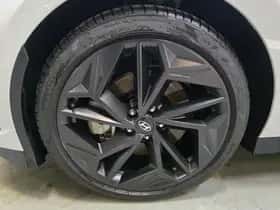 Hyundai Ioniq 6 (2024) thumbnail 2